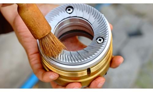 Kahve Öğütücünüzü Temizlemek Neden Önemlidir ?.